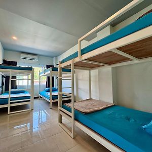 Chambre Juste Pour Hommes Dortoir